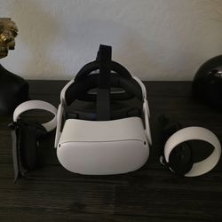 Oculus Quest 2 and ps4 wirh some games and 3 controllers