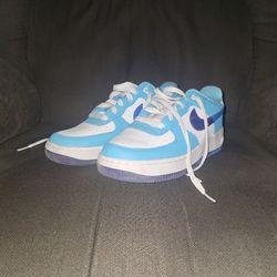 Size 7 mens Nike Airforces