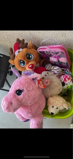 Toys/stuffed animals