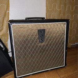 The Vox Bass Amp 