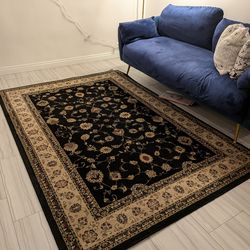 8X5 Black Rug With Golden Details 
