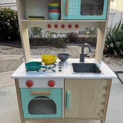 B. toys- Mini Chef Kitchenette- Pretend Play Wooden Play Kitchen - Kitchen