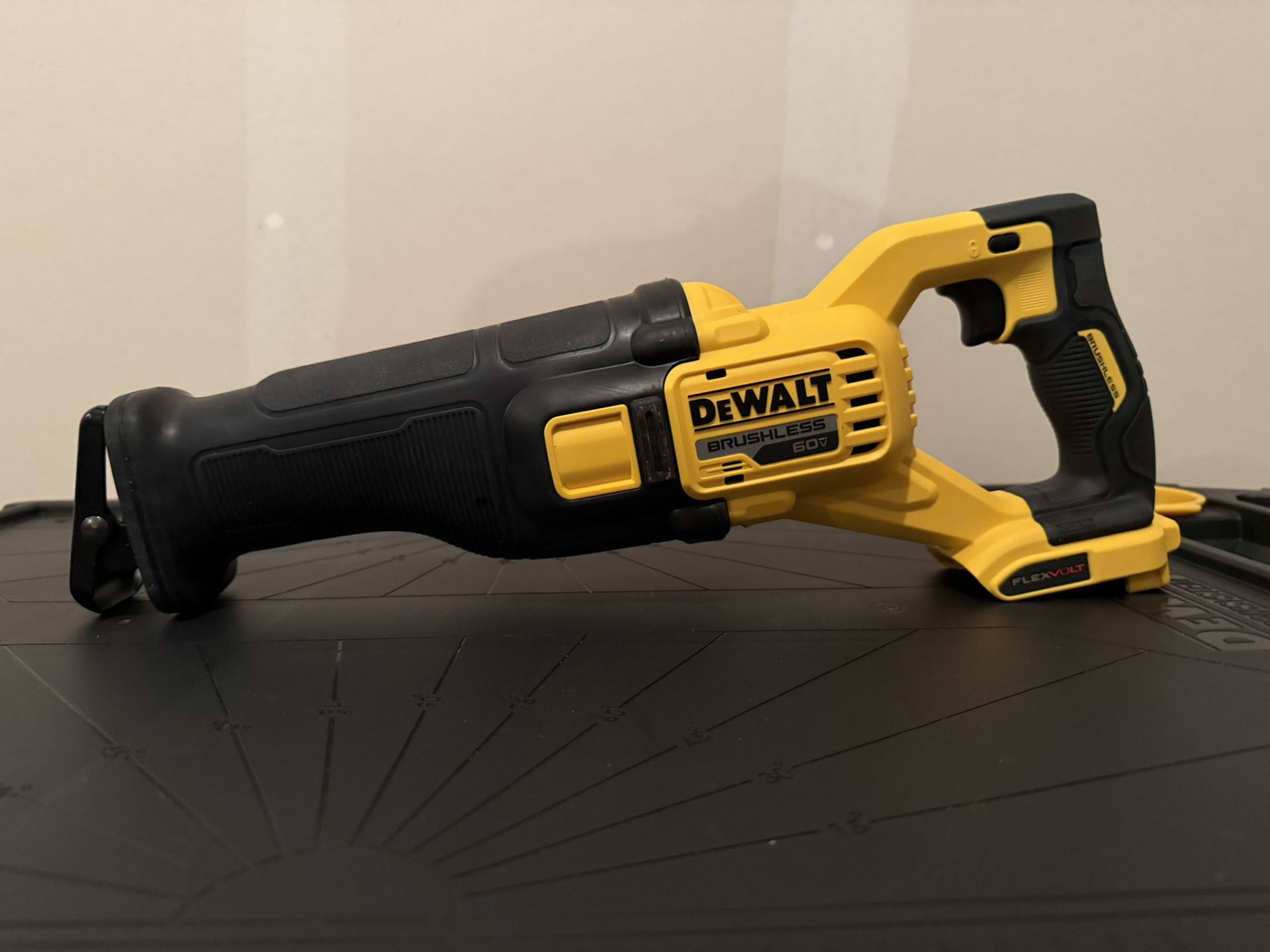 DEWALT 60V FlexVolt Reciprocating Saw (DCS389)