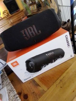 JBL charge 5