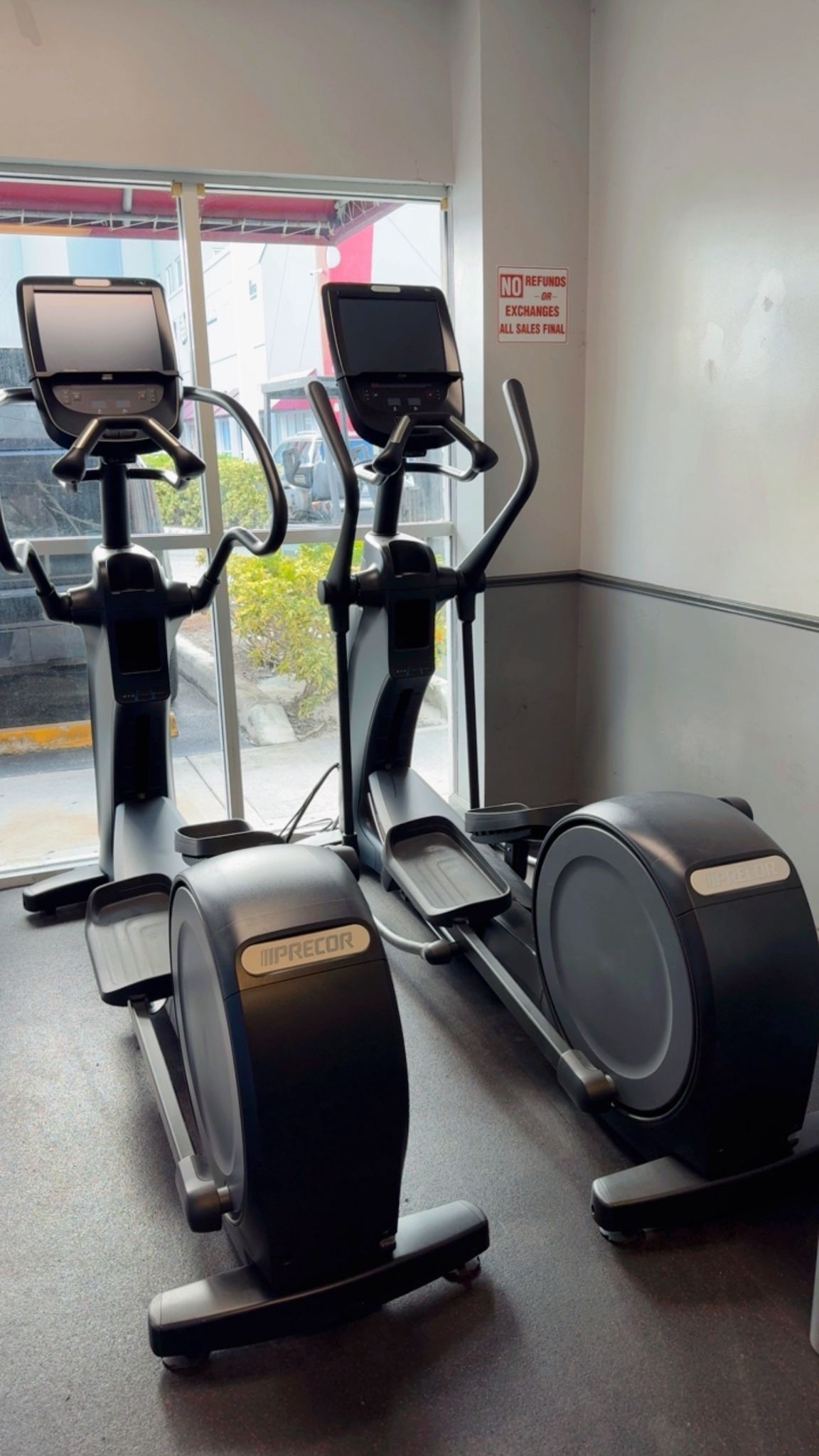 Precor EFX 885 Elliptical Machines in Excellent Condition. Commercial Gym Equipment.