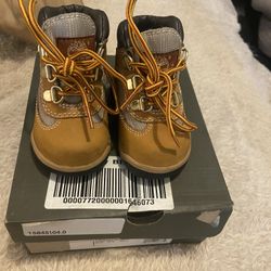 Timberland Field Boots Size 4
