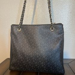 DKNY PURSE - OVER THE SHOULDER BAG - LIKE NEW