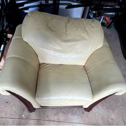 Oversized Arm Chair - FREE