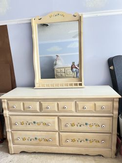 Girls bedroom set ALL WOOD