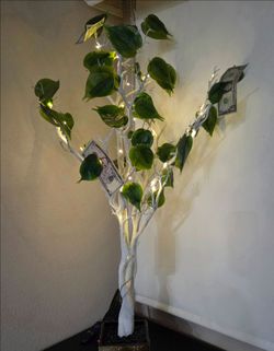 WEDDING/PARTY MONEY/GIFT CARD TREE