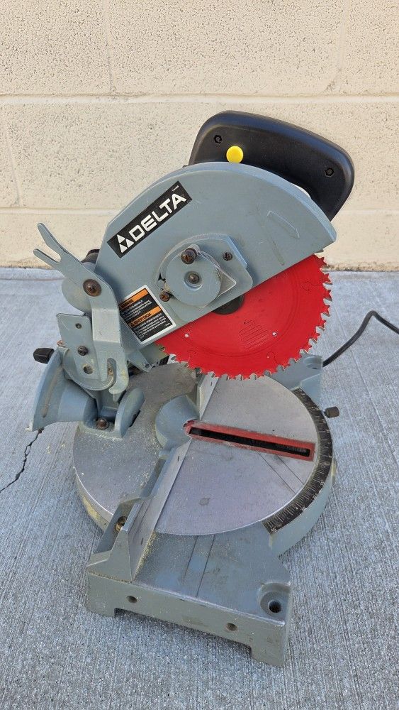 Delta 8" Portable Miter Saw