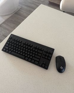 Logitech G Pro Gaming Keyboard + Mouse