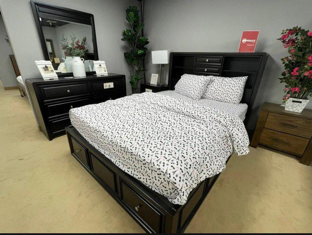 Yorkville   4 Pcs Queen Espresso Bedroom Set Queen Bed Dresser Nightstand and Mirror 