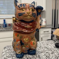 Japanese Lucky Beckoning Cat