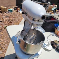Kitchen Aid Mixer 