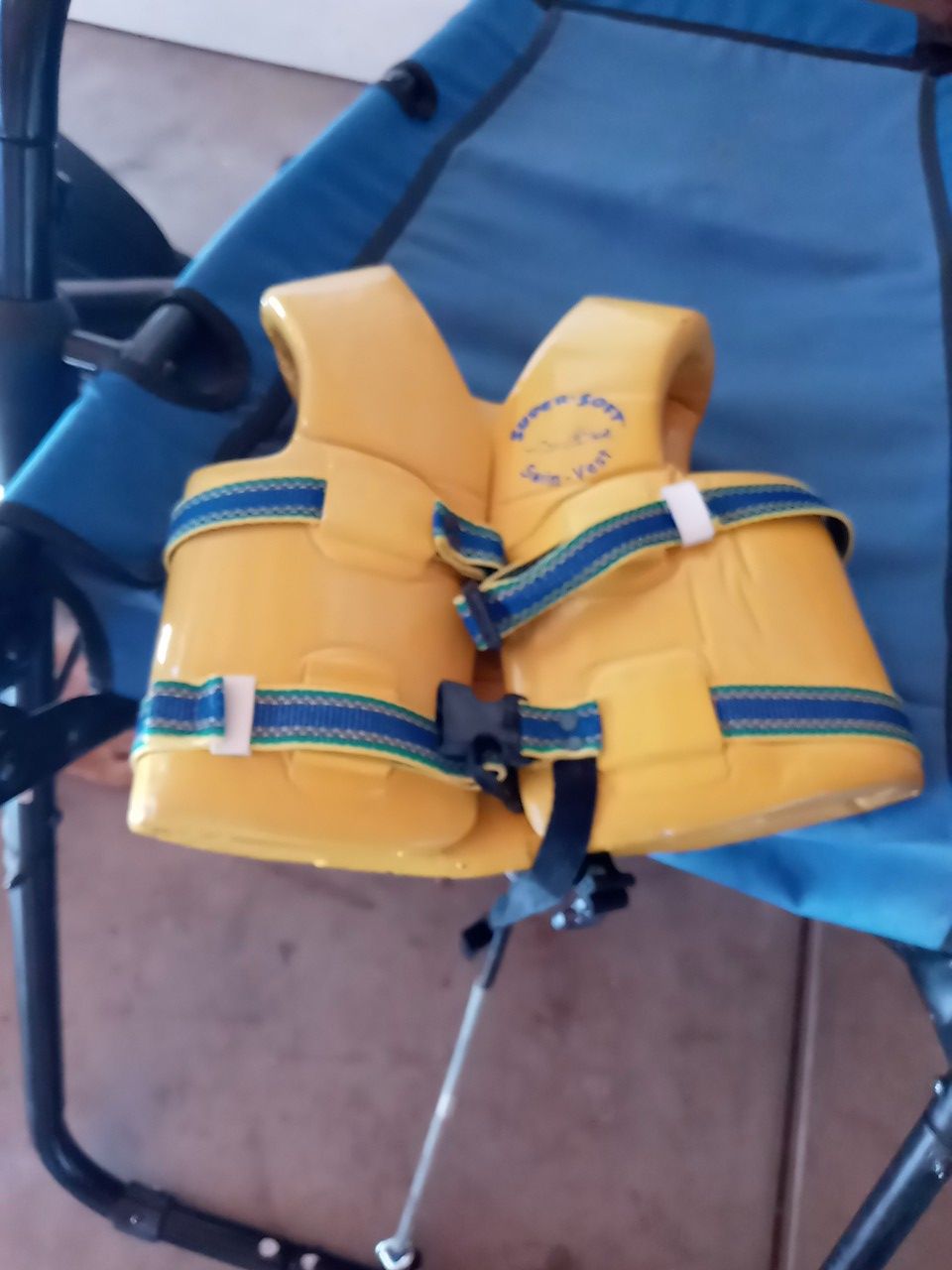 Free old training wheels and kids life jacket