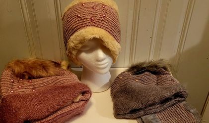 Hat's  Set $15