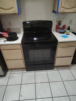 GE Electric Stove