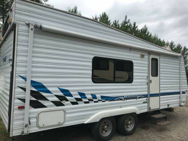 PENDING PICK UP TODAY Light weightmodel -WEEKEND WARRIOR 22' TOY HAULER - CHEAPER TINY HOUSE