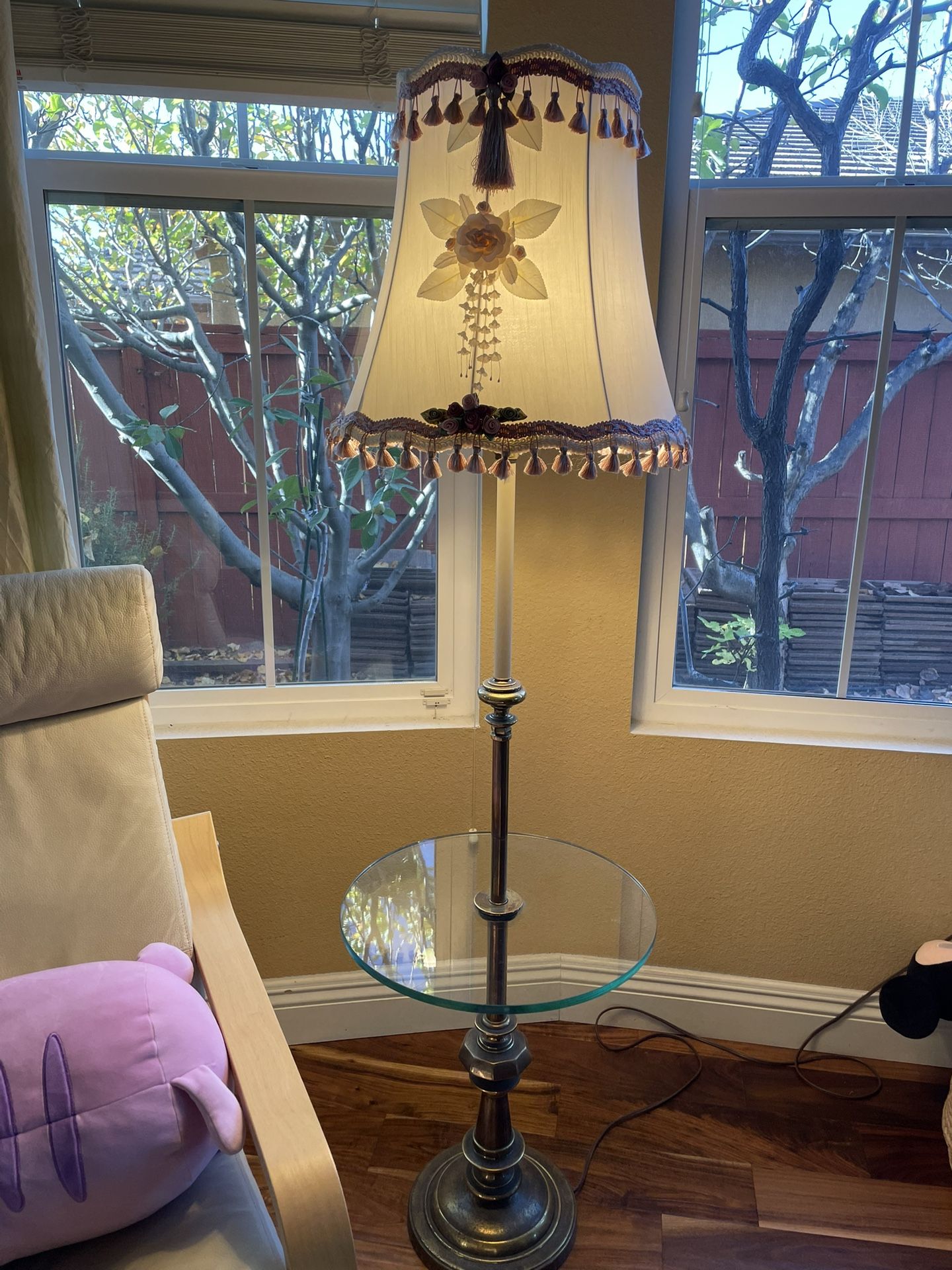 Vintage Beautiful Floor Lamp 5 Ft Tall