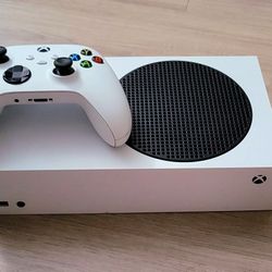 Xbox Series S W/ Controller 