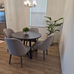 Dining room set 5 pieces