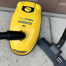 Light Weight Vacuum Cleaner 