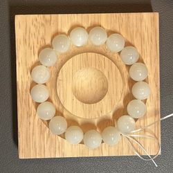 White Moonstone Bracelet – Feminine Energy & Inner Clarity