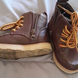 Toldder Boots Size 5