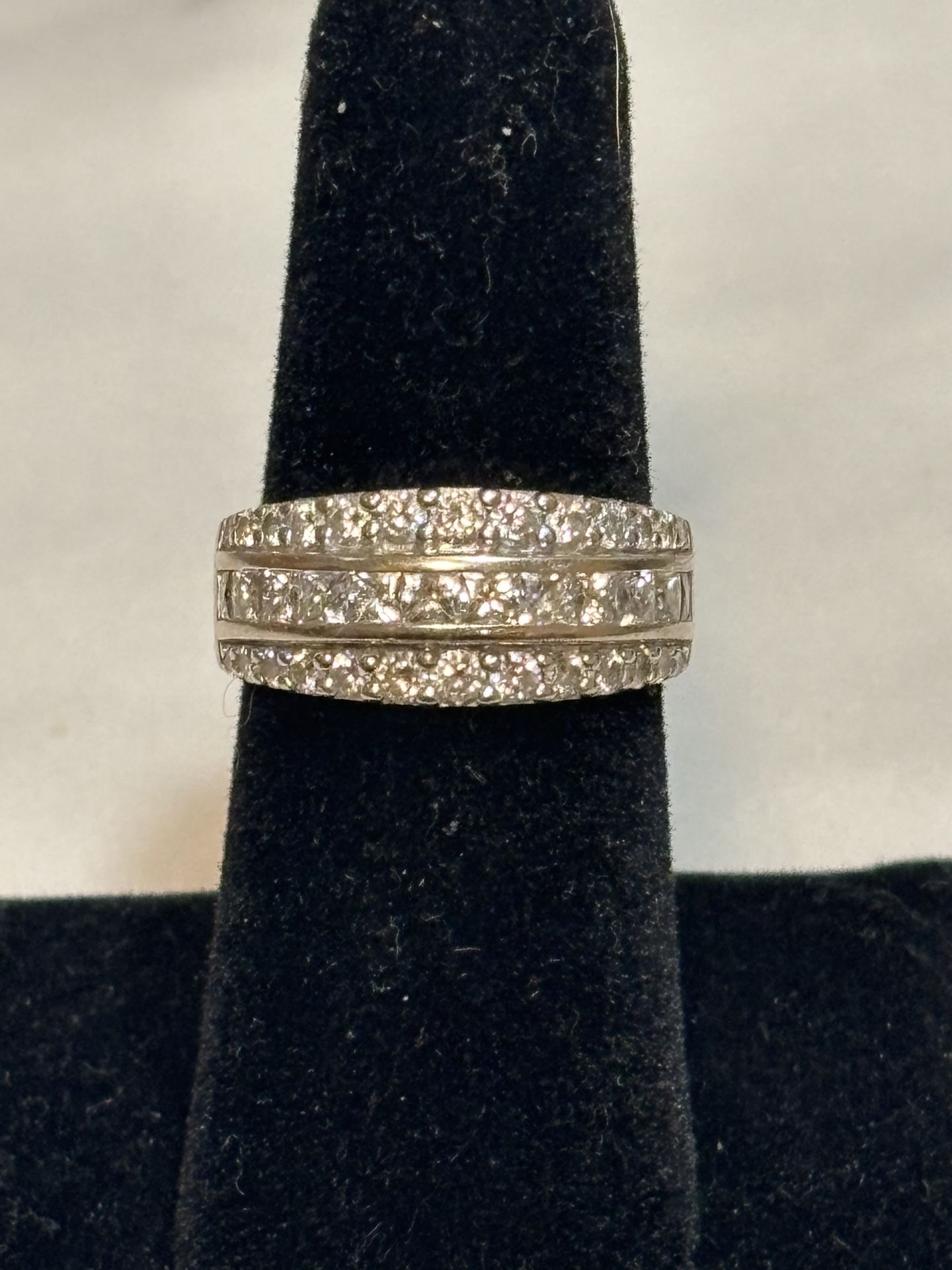14k White Gold Diamond Band