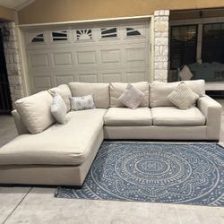 Free Delivery 🚚 Beige Sectional/ Sala Seccional Beige