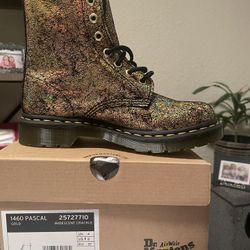 Dr Martens Size 6, 1460 Pascal