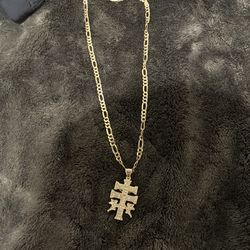 Silver chain with pendant