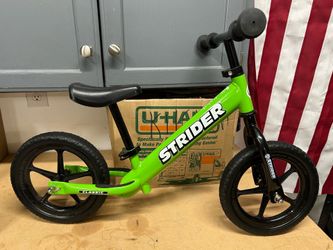 Strider 12” Classic Balance Bike, Green