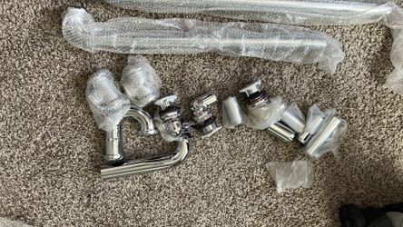 Plumbing parts. 3 part waste assembly.