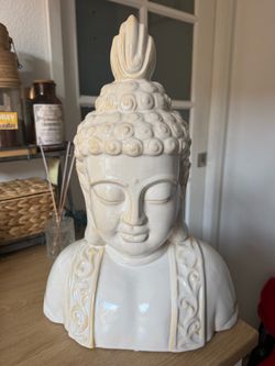 Buddha statue