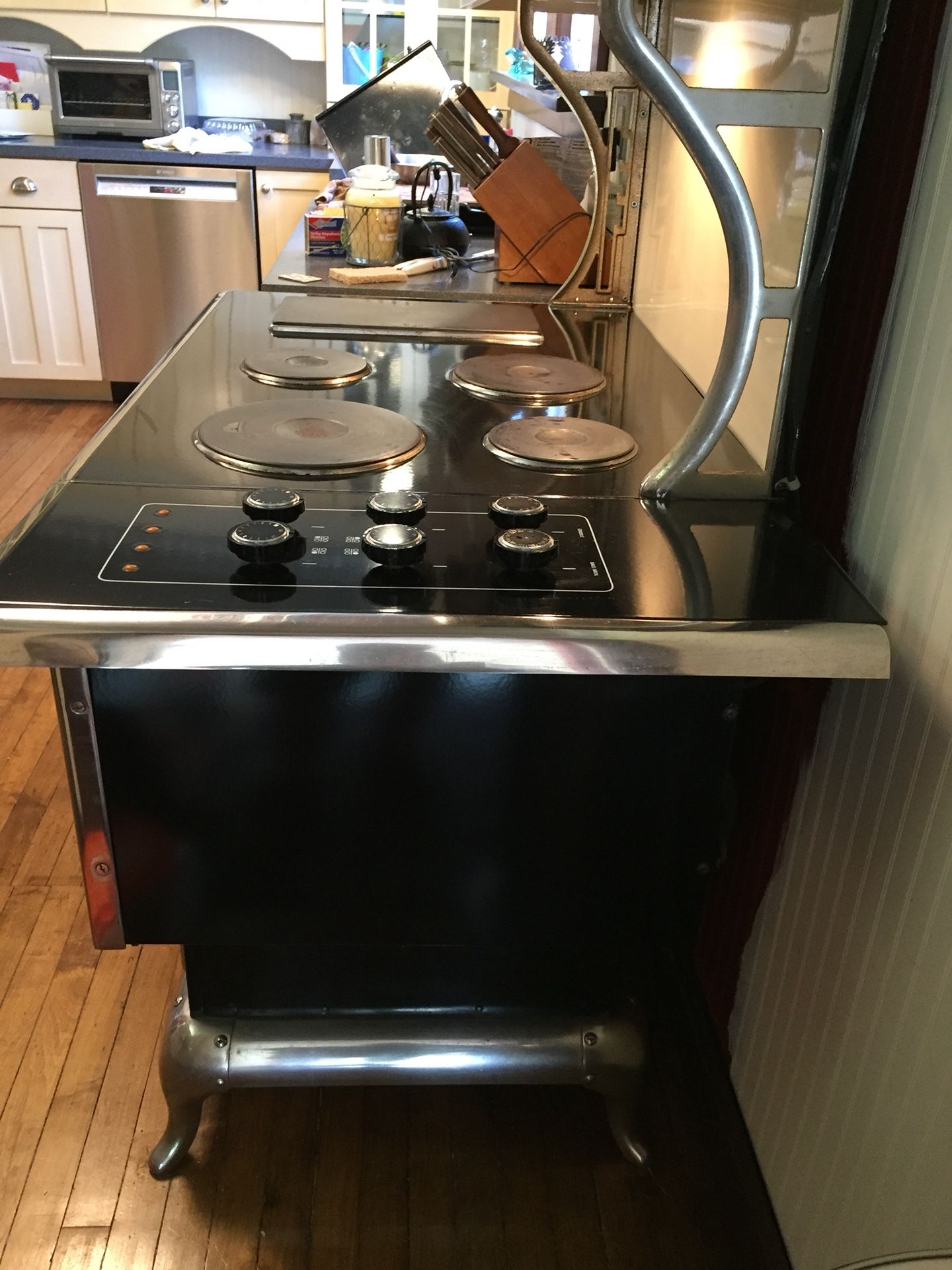 Elmira Stove Works Model 6000 Ivory. for Sale in Downers Grove, IL