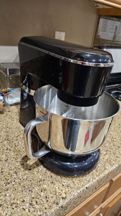 6.5QT mixer 660w 6-speed tilt head like new only