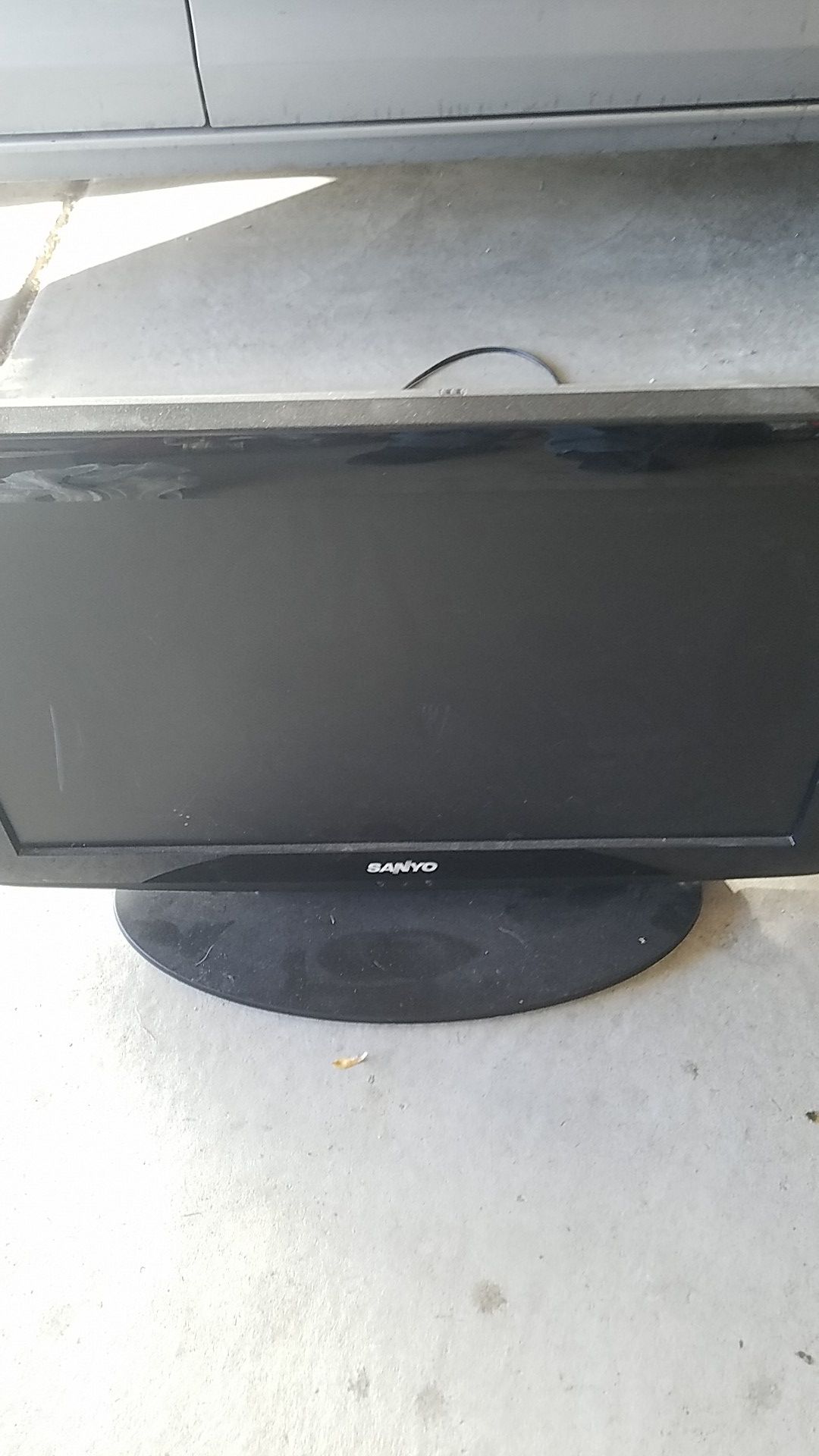 28 inch TV