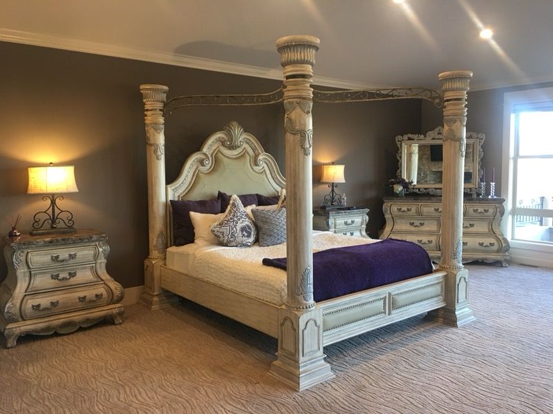 Caledonian Victorian Inspired Antique White Poster Canopy Bed Luxury Bedroom Set