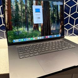 Apple MacBook Pro  M3 Max 64Rams 1000GB 6 cycles 100% battery