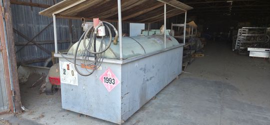 1000 gallon fuel tank with secondary containment system