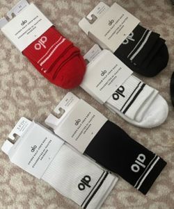 Alo Socks 3 for $30 **READ DESCRIPTION**