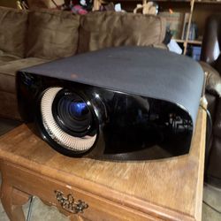 Sony VPL-VW1100 ES 4K 3D SXRD Home Cinema Projector 