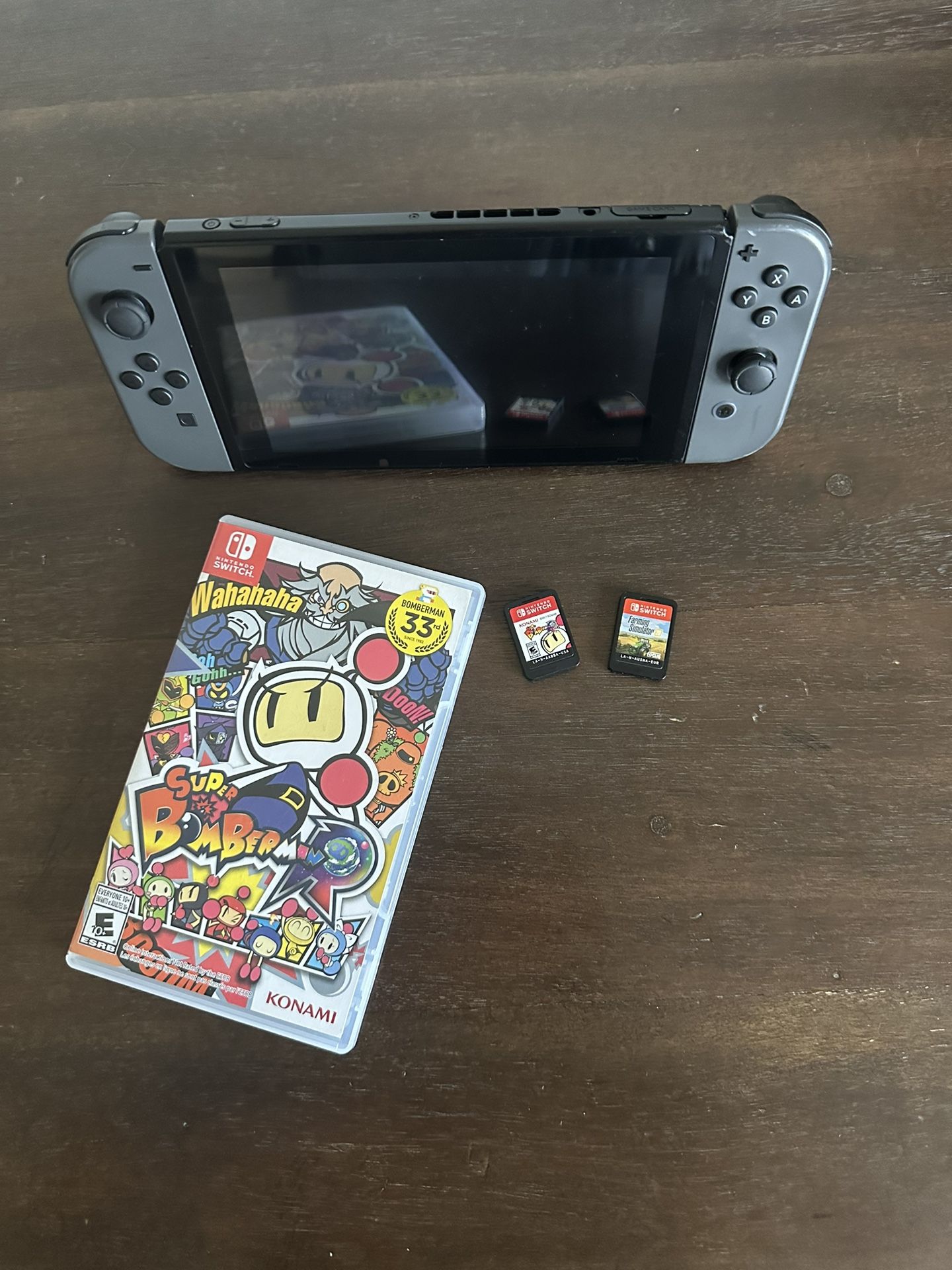 Nintendo Switch + 2 Games