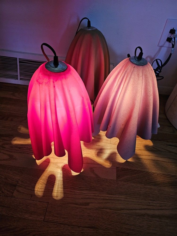 Vintage (?). Molded Ghost/Drape/ Lights *Prove me wrong on the price I'm tired of looking for them*