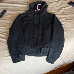 DENIM JACKET WITH HOODIE LINER Small