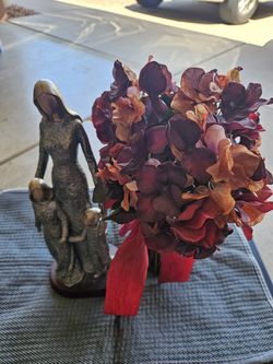 Beautiful Designer Mother with  children  Great Mother s day gift.