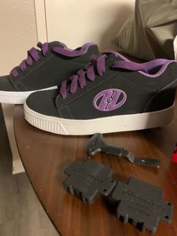Vintage Heelys skate shoes
