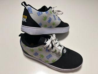 South Park x heeleys shoes size 7 towelie